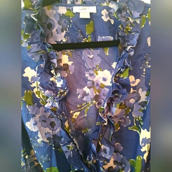 Ann Taylor LOFT Indigo Floral Feminine Ruffle Button-Down Spring Blouse Top M - Picture 2 of 7